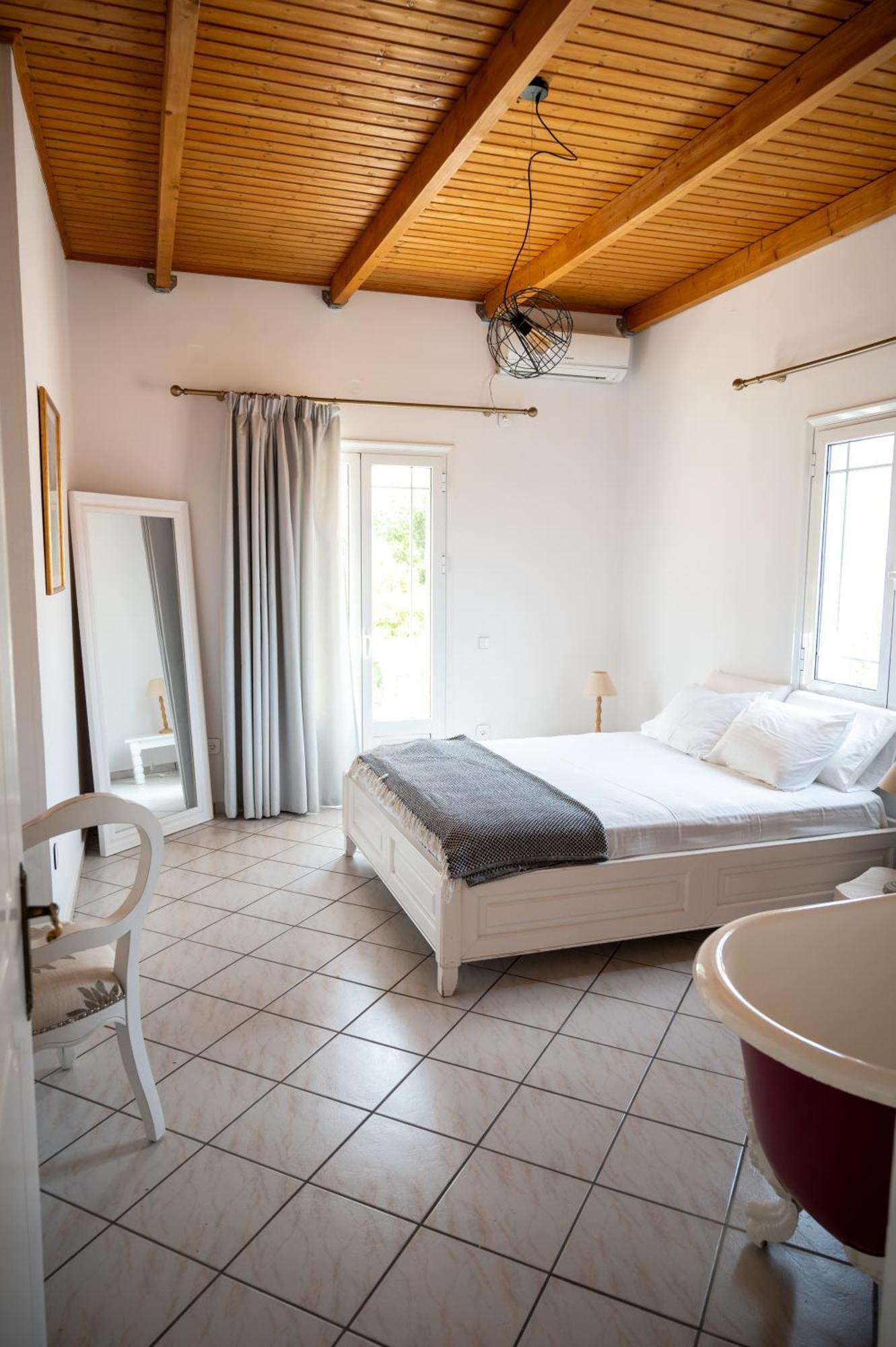 Koukouapartments & Suites Ваті Екстер'єр фото